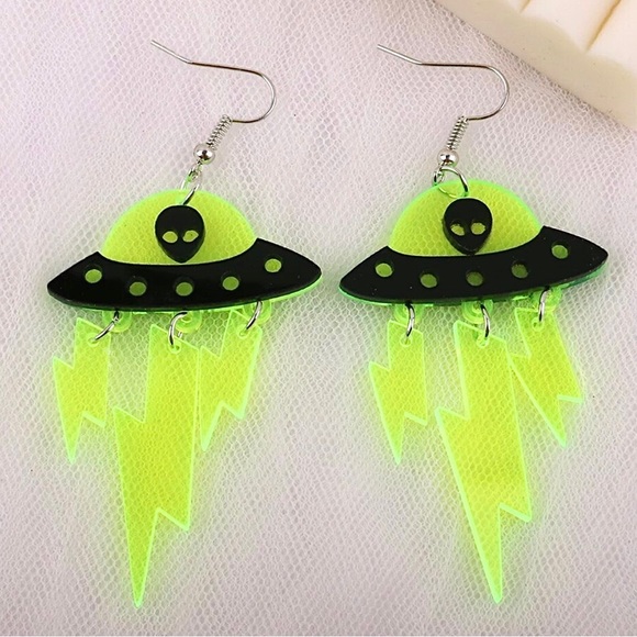 Earrings - Going Places - Picture 2 of 2